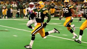 Desmond Howard takes one to the house